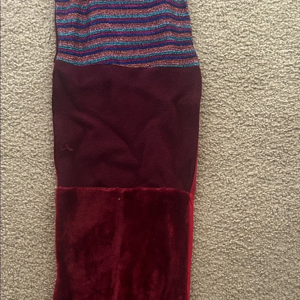ThredUp Recycled Plush Knit Scarf Burgundy Cozy Sustainable Fashion Wrap
